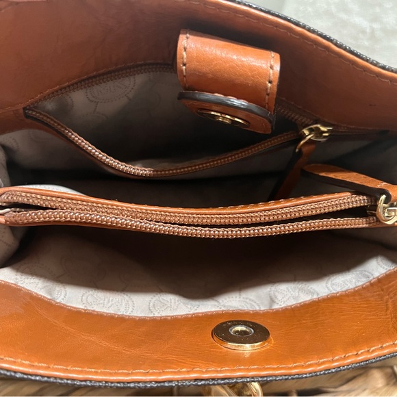 Michael Kors Crossbody - Picture 3 of 3